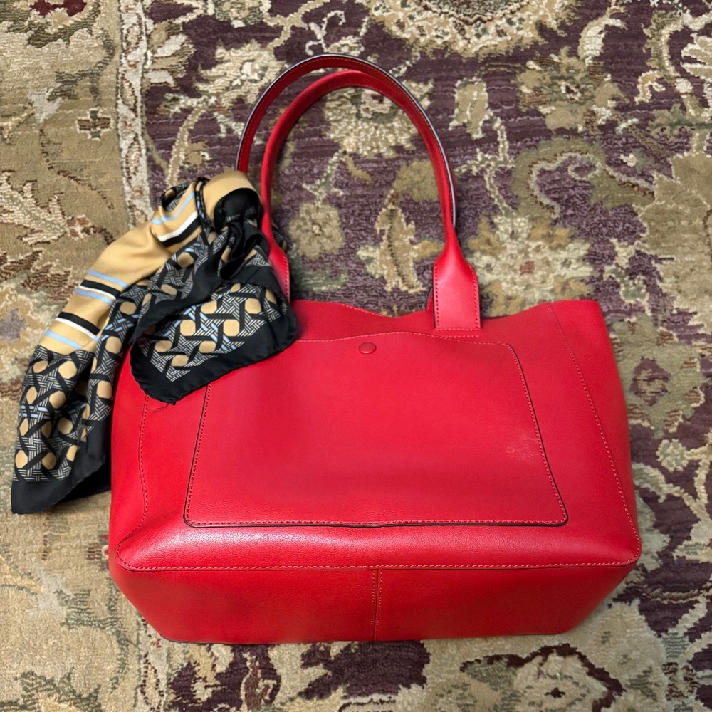 Banana Republic leather tote